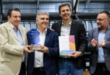 Gobernador Llaryora recorriendo las localidades del Departamento Unión