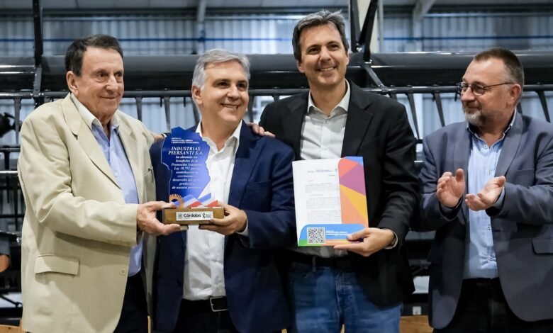 Gobernador Llaryora recorriendo las localidades del Departamento Unión