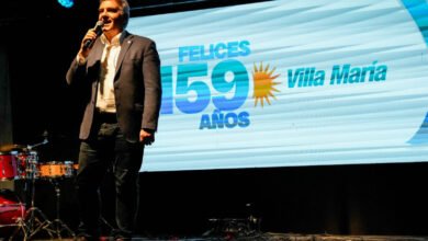 Gobernador Martín Llaryora participando del Fogón con representantes de instituciones de Villa María