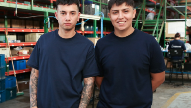Jóvenes cordobeses inscribiéndose en el Programa Primer Paso 2026