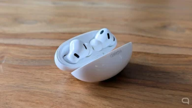 Auriculares Huawei FreeBuds Neo en color negro y blanco