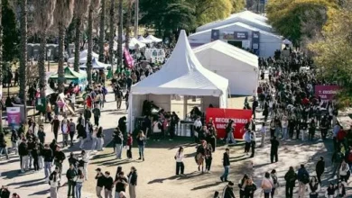 Estudiantes recorriendo los pabellones de la Ciudad Universitaria de la UNC durante la Muestra de Carreras 2026