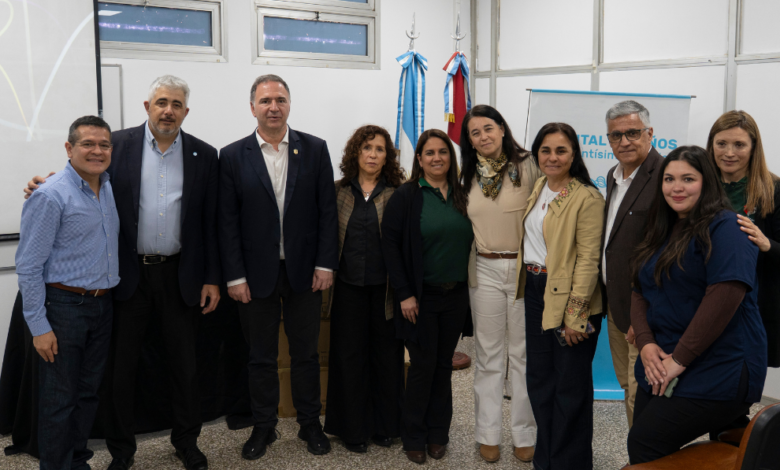 30 notebooks entregadas a escuelas hospitalarias en Córdoba