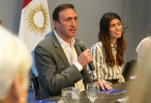 Ministro Julián López y Subsecretaria Jimena Capece en el Centro Cívico de Córdoba durante la reunión sobre violencia digital