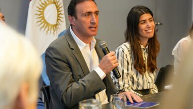 Ministro Julián López y Subsecretaria Jimena Capece en el Centro Cívico de Córdoba durante la reunión sobre violencia digital