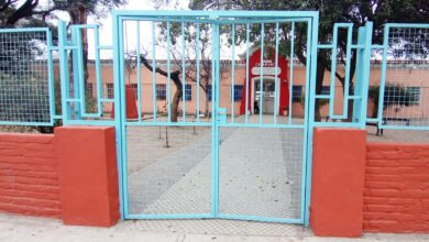 Obra de renovación de veredas y rampas en la Escuela y Jardín Provincia de Catamarca, barrio Las Flores, Córdoba