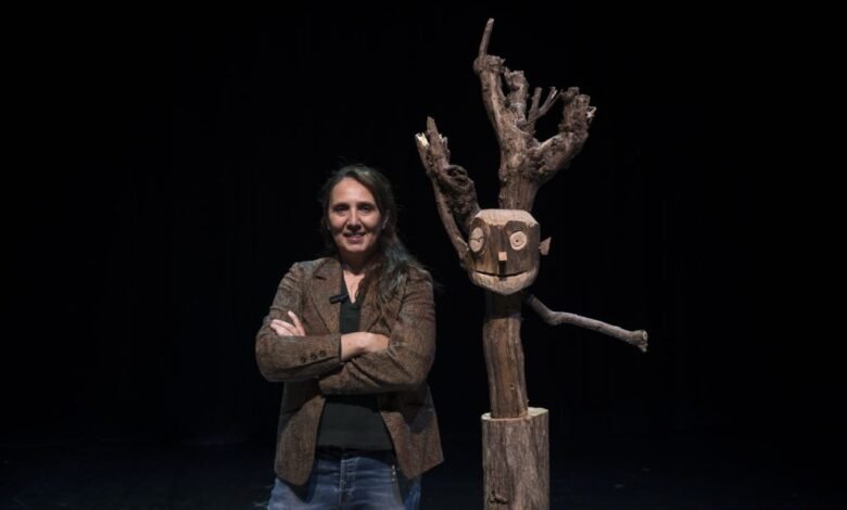Escena de Gepetto en el Festival FIT Córdoba con actores en el escenario del Teatro Real
