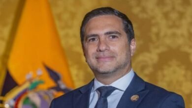 Roberto Kury en la sede del Ministerio de Relaciones Exteriores de Ecuador