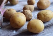 Patatas frescas sin brotes