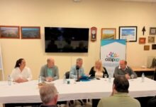 Cooperativa Eléctrica de Alcira Gigena y representantes del Gobierno de Córdoba firmando el convenio de renovación de línea de media tensión