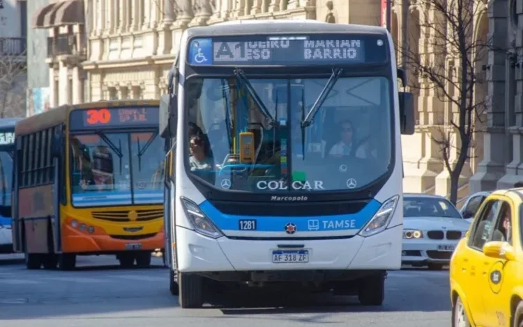 Reunión de delegados de AOITA en una empresa de transporte de Córdoba