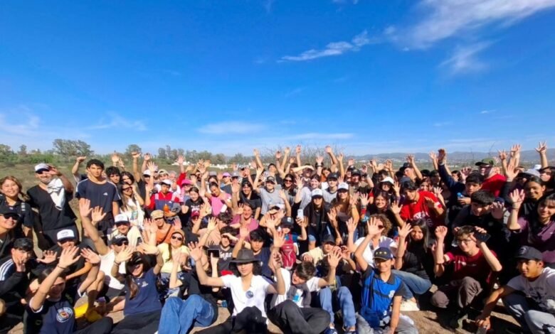 Estudiantes en la Reserva Natural San Martín participando en actividades de robótica y astrofísica durante el Campamento de Clubes Estudiantiles 2026