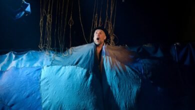 Escena del Festival Internacional de Teatro Córdoba con niños y actores en el escenario
