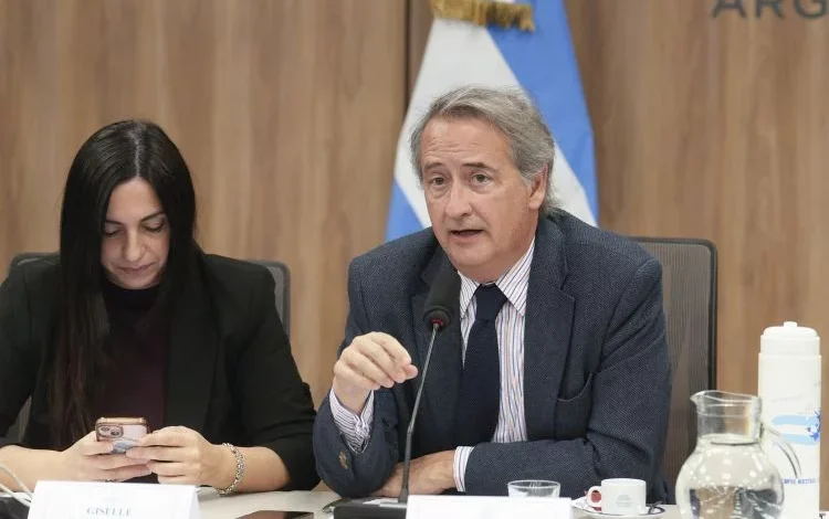 Plenario de la Cámara de Diputados discutiendo la restitución de la Ley de Tierras