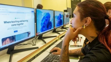 Estudiantes de la Universidad Provincial de Córdoba en clase de Comunicación