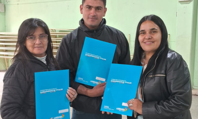 Entrega de resoluciones posesorías a familias de Chancaní y alrededores