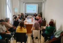 Jubilados docentes del UEPC Capital reunidos en el plenario de la capital