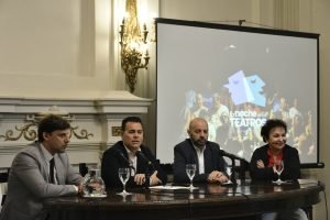 Imagen de la Noche de los Teatros 2025 con público y escenario en una sala independiente de Córdoba