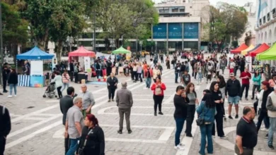 Plaza San Martín durante la Kermés por la Salud Mental en Córdoba