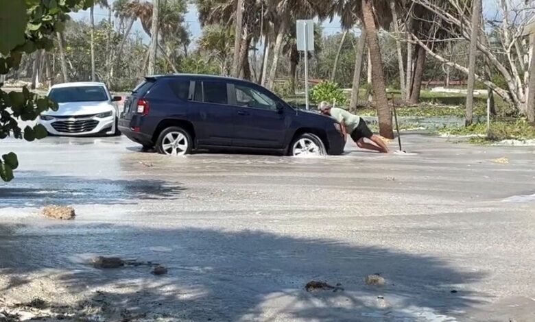 Fotografía del huracán Isaías golpeando la costa de Florida con vientos de 144 km/h