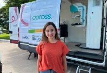 Mujer recibiendo mamografía en la campaña Córdoba Rosa 2026