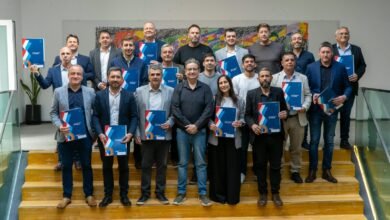 Secretarios y autoridades locales firman convenios para la construcción de viviendas en el interior de Córdoba