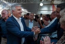 Gobernador Martín Llaryora en la Sociedad Rural de Villa María durante la celebración del 70° aniversario de los consorcios camineros