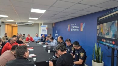 Control de seguridad en la autopista Córdoba‑Rosario antes del partido Instituto vs Boca en el estadio Mario Alberto Kempes