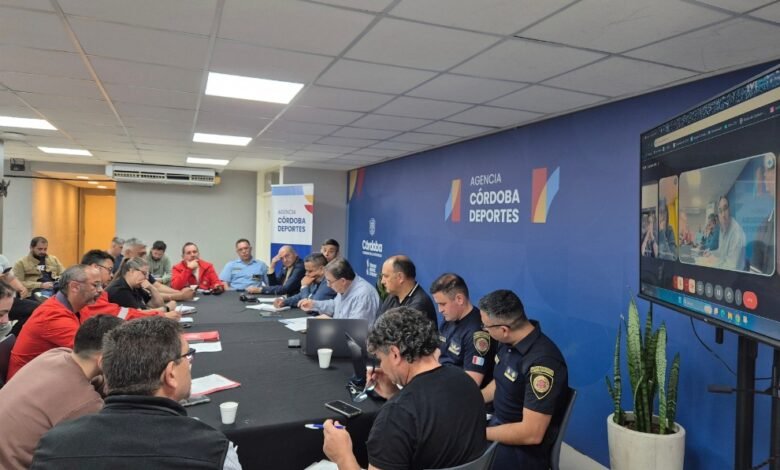 Control de seguridad en la autopista Córdoba‑Rosario antes del partido Instituto vs Boca en el estadio Mario Alberto Kempes