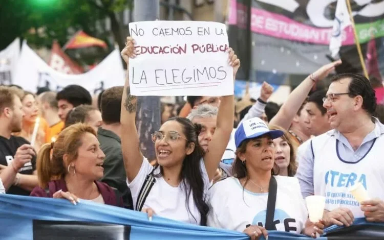 Manifestación de la quinta Marcha Federal Universitaria en Córdoba, 15 de octubre