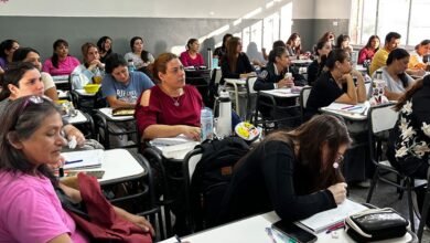 Estudiantes cordobeses inscribiéndose a carreras de educación superior 2027