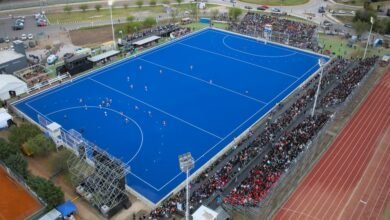 Cancha Soledad García del Polo Deportivo Kempes preparada para el Campeonato Argentino de Hockey 2026