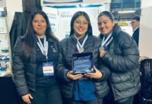 Estudiantes cordobeses presentando proyectos en la Feria Nacional de Educación, Artes, Ciencias y Tecnología 2026 en San Luis
