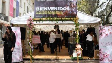 Exhibición de artesanías y productos hechos por internos en la Plazoleta de la Compañía de Jesús, Córdoba
