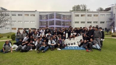 Estudiantes cordobeses recibiendo medallas en la ceremonia de la ONIET 2026