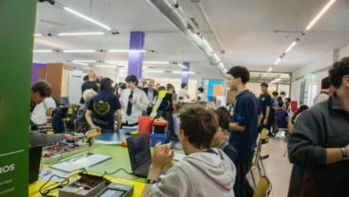 Reunión de empresarios y docentes en el Instituto Técnico Renault durante el evento Educación Productiva