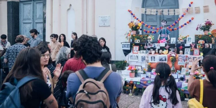 Actividades del Día de Muertos en los cementerios municipales de Córdoba con música y altares