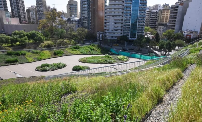 Paseo cultural que conecta museos y parques en el Parque Sarmiento