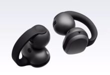 Auriculares Galaxy Buds On negros con diseño de clip abierto