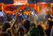 Escena del interior de La Casita del Blues durante el Cosquín Rock 2022