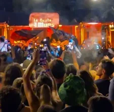 Escena del interior de La Casita del Blues durante el Cosquín Rock 2022