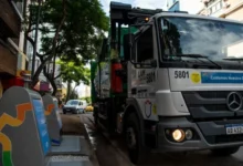 Camión de recolección de residuos detenido en una calle de Córdoba el viernes 2 de octubre